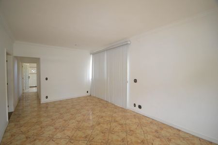 Casa para alugar com 320m², 3 quartos e 2 vagasSala