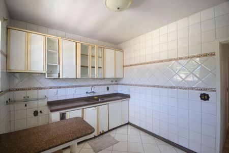 Casa para alugar com 320m², 3 quartos e 2 vagasCozinha