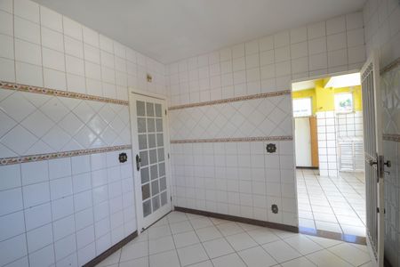 Casa para alugar com 320m², 3 quartos e 2 vagasCozinha