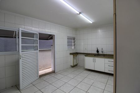 Casa à venda com 226m², 3 quartos e 3 vagas Casa à venda com 226m², 3 quartos e 3 vagasCozinha