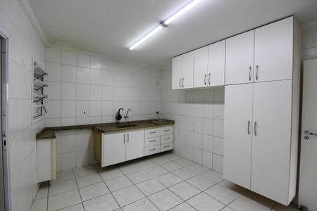 Casa à venda com 226m², 3 quartos e 3 vagas Casa à venda com 226m², 3 quartos e 3 vagasCozinha