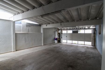 Casa à venda com 226m², 3 quartos e 3 vagas Casa à venda com 226m², 3 quartos e 3 vagasGaragem