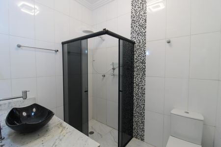 Casa à venda com 226m², 3 quartos e 3 vagas Casa à venda com 226m², 3 quartos e 3 vagasBanheiro