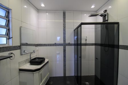 Casa à venda com 226m², 3 quartos e 3 vagas Casa à venda com 226m², 3 quartos e 3 vagasBanheiro do Quarto 2