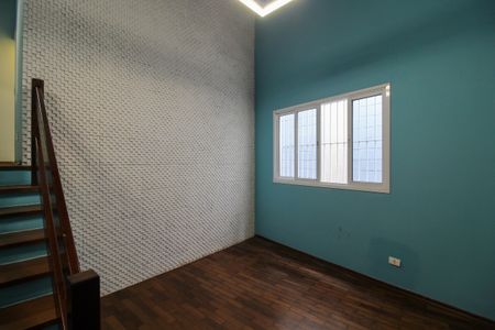 Casa à venda com 226m², 3 quartos e 3 vagas Casa à venda com 226m², 3 quartos e 3 vagasEntrada