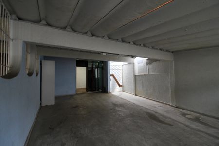 Casa à venda com 226m², 3 quartos e 3 vagas Casa à venda com 226m², 3 quartos e 3 vagasGaragem