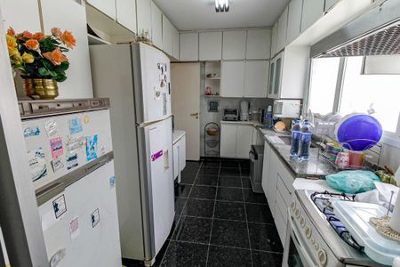 Apartamento à venda com 285m², 3 quartos e 4 vagasCozinha - Armários