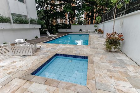 Apartamento à venda com 285m², 3 quartos e 4 vagasÁrea comum - Piscina
