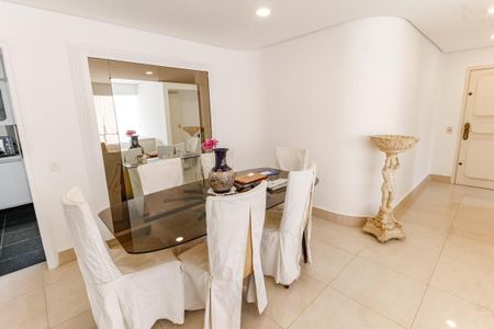 Apartamento à venda com 285m², 3 quartos e 4 vagasDetalhe - Sala 1