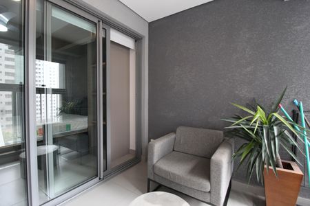 Varanda de kitnet/studio à venda com 1 quarto, 31m² em Indianópolis, São Paulo