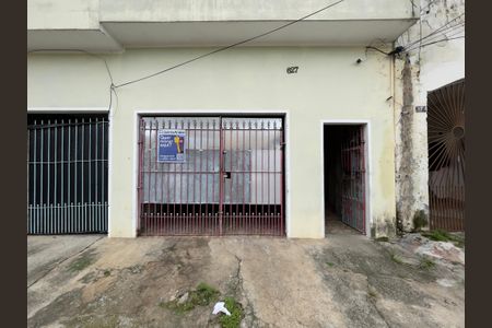 Casa para alugar com 50m², 1 quarto e 1 vagaFachada + Placa