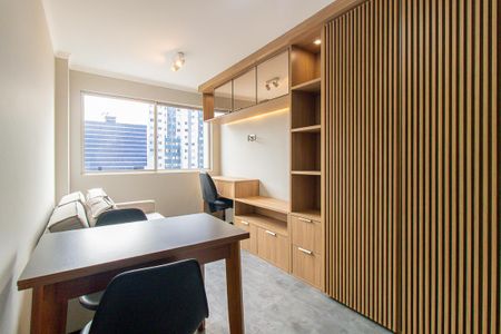 Sala de apartamento para alugar com 1 quarto, 42m² em Centro, Curitiba