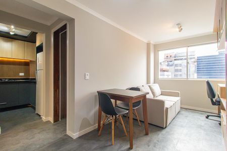 Sala de apartamento para alugar com 1 quarto, 42m² em Centro, Curitiba