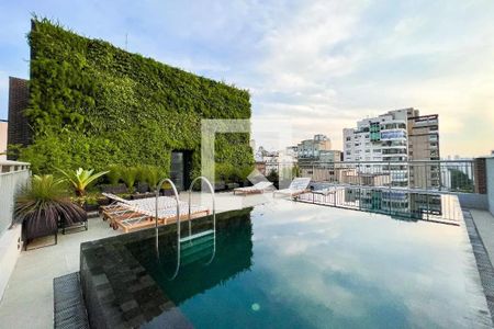 Studio à venda com 27m², 1 quarto e sem vaga Studio à venda com 27m², 1 quarto e sem vagaÁrea comum - Piscina