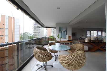 Varanda de apartamento à venda com 3 quartos, 247m² em Jardim Luzitania, São Paulo