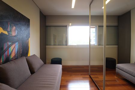 Apartamento à venda com 247m², 3 quartos e 3 vagasQuarto 2 - Suíte