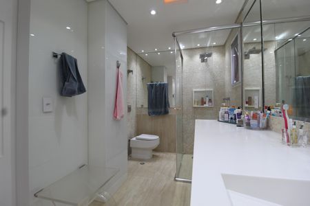 Apartamento à venda com 247m², 3 quartos e 3 vagasBanheiro da Suíte 3