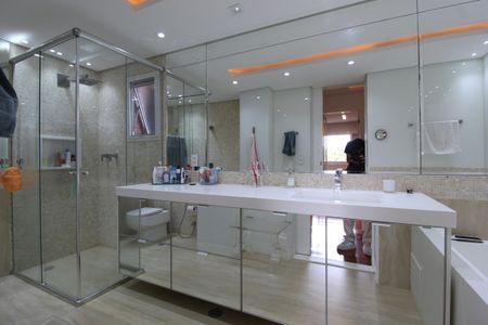 Apartamento à venda com 247m², 3 quartos e 3 vagasBanheiro da Suíte 3