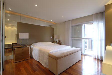 Apartamento à venda com 247m², 3 quartos e 3 vagasQuarto 3 - Suíte