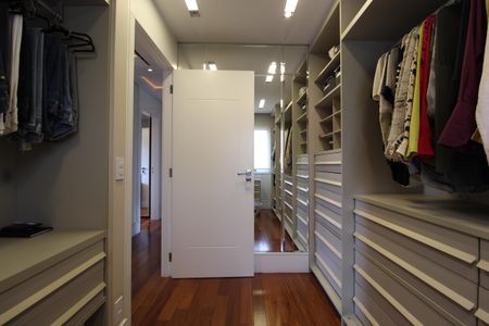 Apartamento à venda com 247m², 3 quartos e 3 vagasCloset da Suíte 3