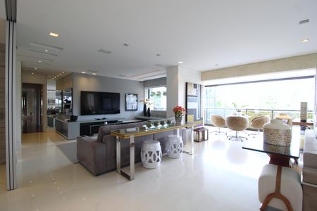 Sala de apartamento à venda com 3 quartos, 247m² em Jardim Luzitania, São Paulo