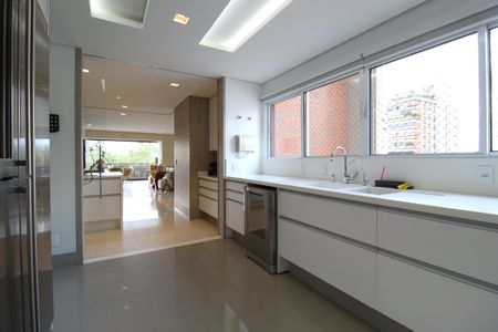 Apartamento à venda com 247m², 3 quartos e 3 vagasCozinha e Área de Serviço