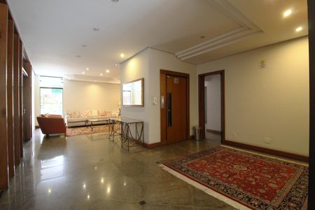 Apartamento à venda com 247m², 3 quartos e 3 vagasHall Social