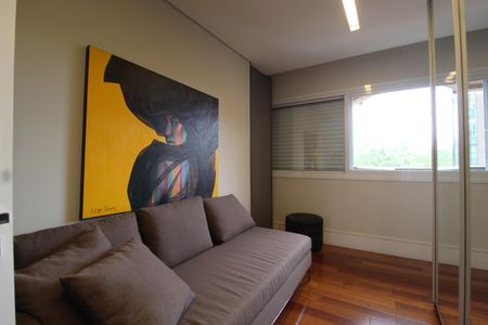 Apartamento à venda com 247m², 3 quartos e 3 vagasQuarto 2 - Suíte