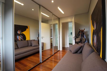 Apartamento à venda com 247m², 3 quartos e 3 vagasQuarto 2 - Suíte