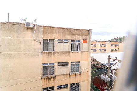 Sala vista de apartamento para alugar com 2 quartos, 58m² em Inhaúma, Rio de Janeiro