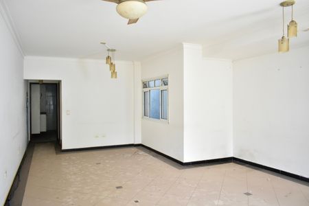 Casa à venda com 170m², 3 quartos e 2 vagasSala