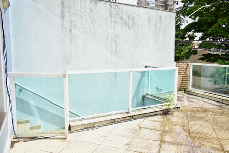 Casa à venda com 170m², 3 quartos e 2 vagasTerraço