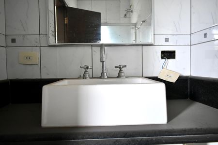 Casa à venda com 170m², 3 quartos e 2 vagasBanheiro da Suíte 1