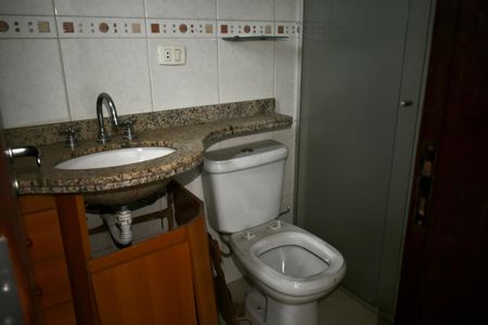 Casa à venda com 170m², 3 quartos e 2 vagasBanheiro da Suíte 2