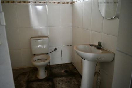 Casa à venda com 170m², 3 quartos e 2 vagasBanheiro da garagem