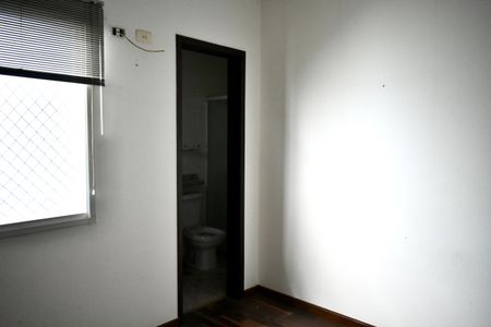 Casa à venda com 170m², 3 quartos e 2 vagasSuíte 2
