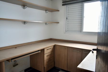 Casa à venda com 170m², 3 quartos e 2 vagasEscritório 2