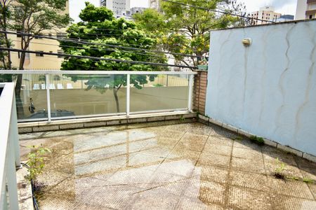 Casa à venda com 170m², 3 quartos e 2 vagasTerraço