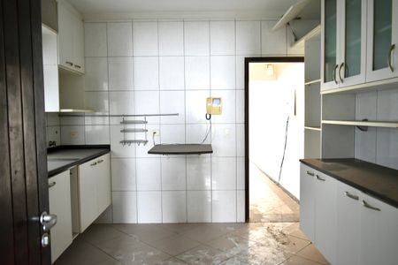 Casa à venda com 170m², 3 quartos e 2 vagasCozinha