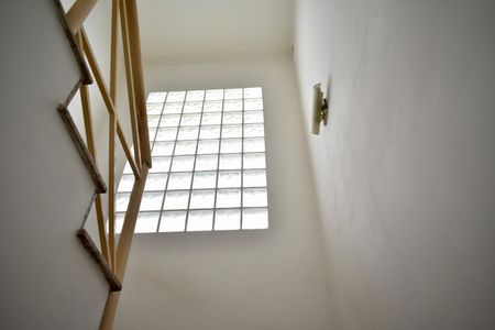 Casa à venda com 170m², 3 quartos e 2 vagasEscada