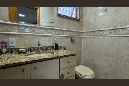Apartamento à venda com 365m², 4 quartos e 3 vagasBanheiro da Suíte 2