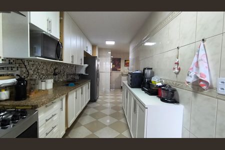 Apartamento à venda com 365m², 4 quartos e 3 vagasCozinha e Área de Serviço 