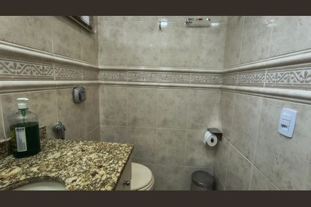 Apartamento à venda com 365m², 4 quartos e 3 vagasBanheiro da Suíte 2