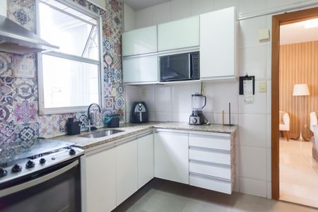 Apartamento para alugar com 130m², 4 quartos e 2 vagas Apartamento para alugar com 130m², 4 quartos e 2 vagasCozinha