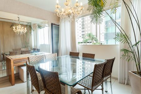 Apartamento para alugar com 130m², 4 quartos e 2 vagas Apartamento para alugar com 130m², 4 quartos e 2 vagasSala de Jantar