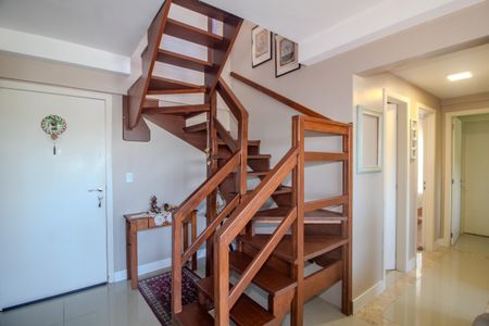 Apartamento à venda com 175m², 3 quartos e 2 vagasEscada