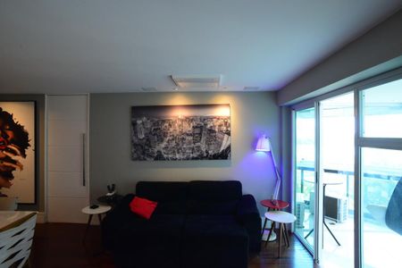 Apartamento à venda com 100m², 2 quartos e 1 vagaSala