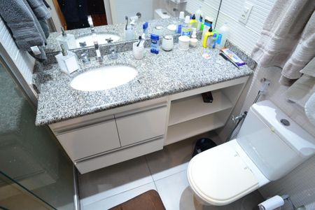 Apartamento à venda com 100m², 2 quartos e 1 vagaBanheiro Suíte