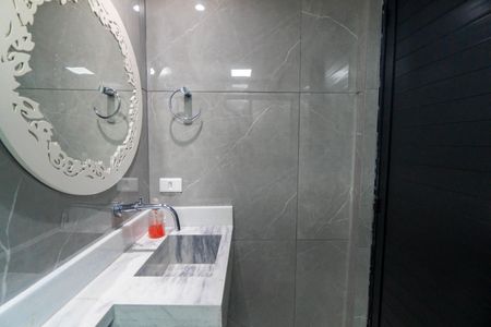 Banheiro de kitnet/studio para alugar com 1 quarto, 30m² em Parque Jabaquara, São Paulo