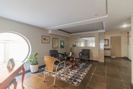 Apartamento para alugar com 69m², 2 quartos e sem vagaHall social